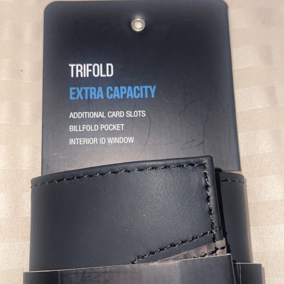 ❤️NEW!!!❤️ Dickies Trifold Extra Capacity ADDITIONAL CARD SLOTS
BILLFOLD POCKET - Picture 4 of 8